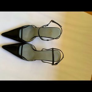 Gucci black pointed toe heels
